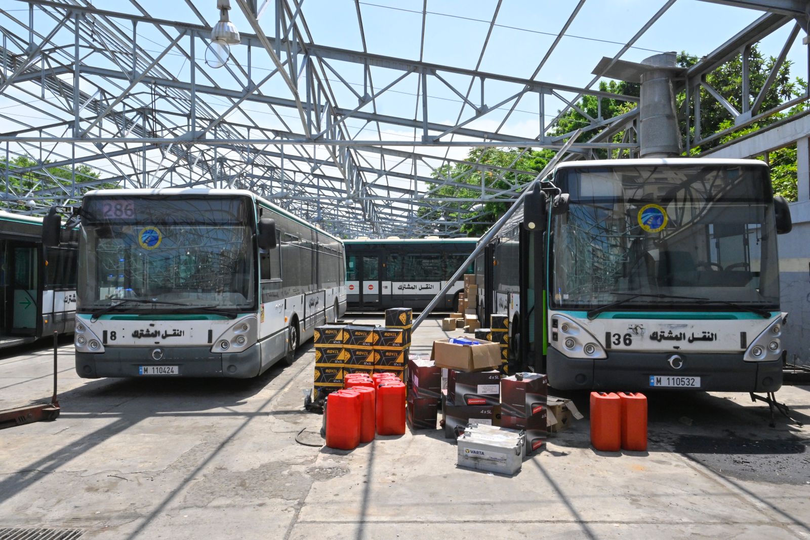 حمية أطلق خطة تسيير حافلات النقل المشترك: 96 باصا في بيروت تليها تباعا بقية المناطق